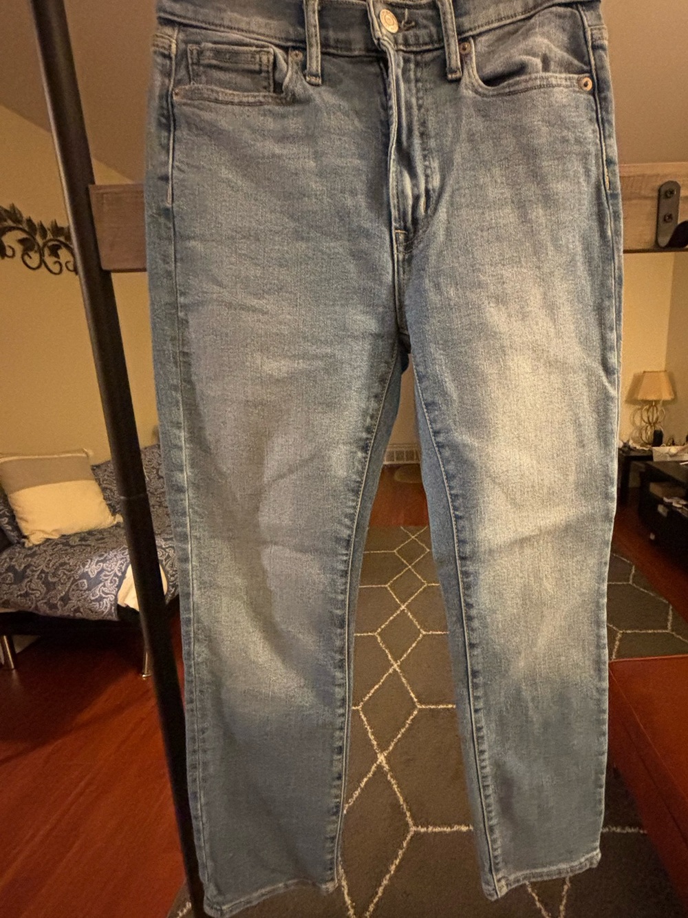 GAP Women’s Light Blue Slim Straight Jeans soft vintage